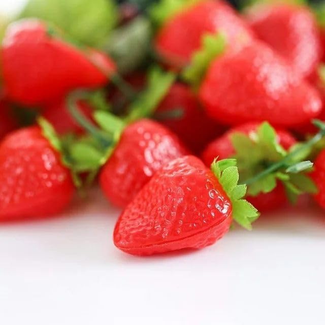 10 Pcs Red Lifelike Fake Strawberries Artificial Fruit Decor