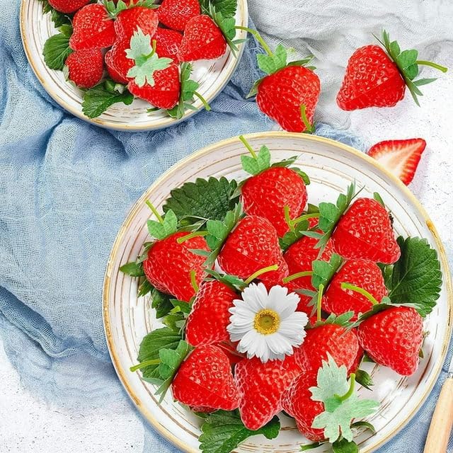 10 Pcs Red Lifelike Fake Strawberries Artificial Fruit Decor