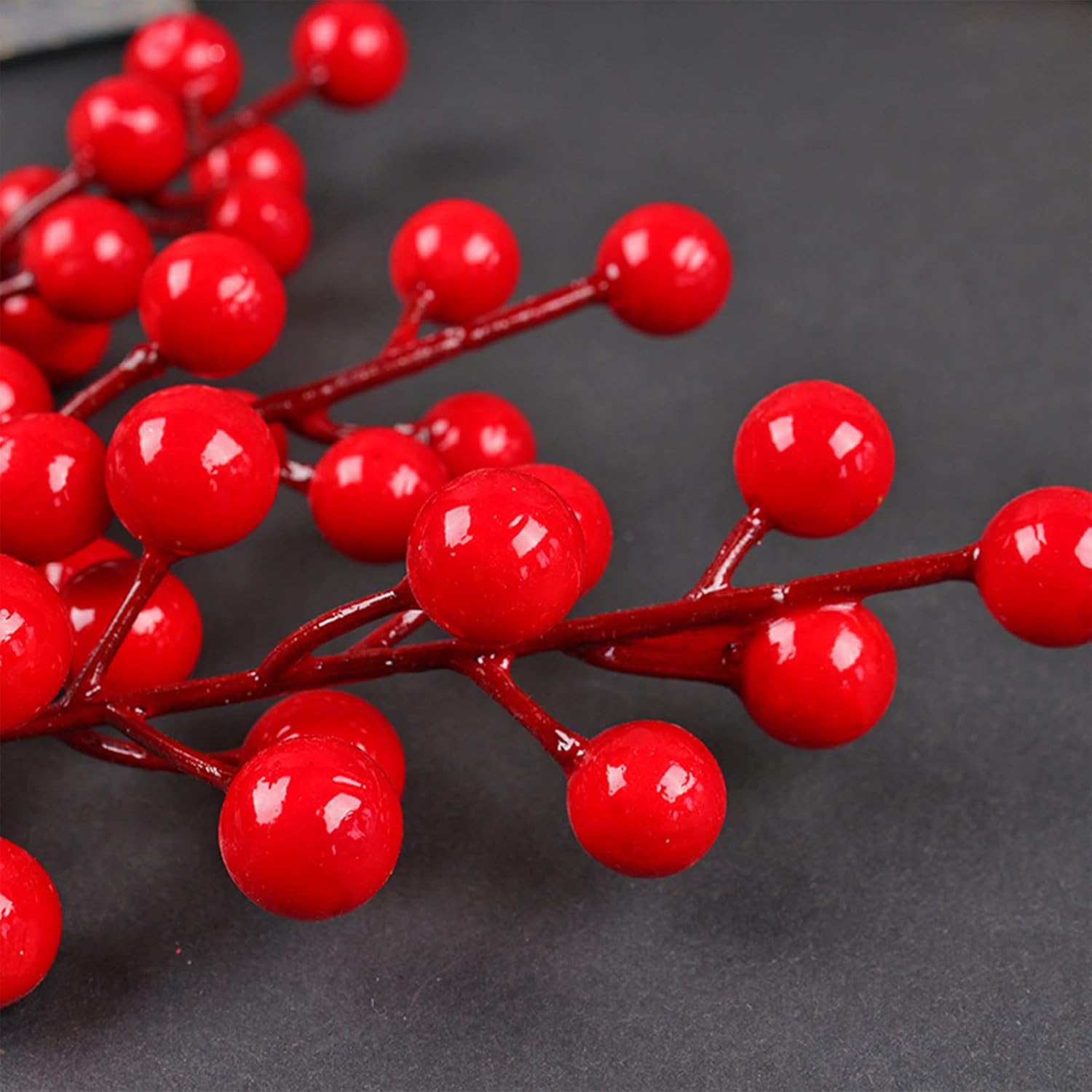 10Pcs Artificial Red Stems with Berries for Christmas Decor