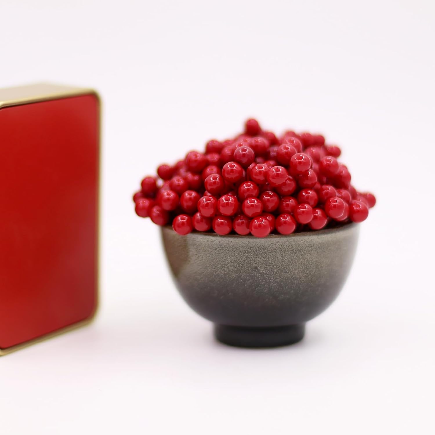 Tuxiaobu 300 Pcs Artificial Red Holly Berries