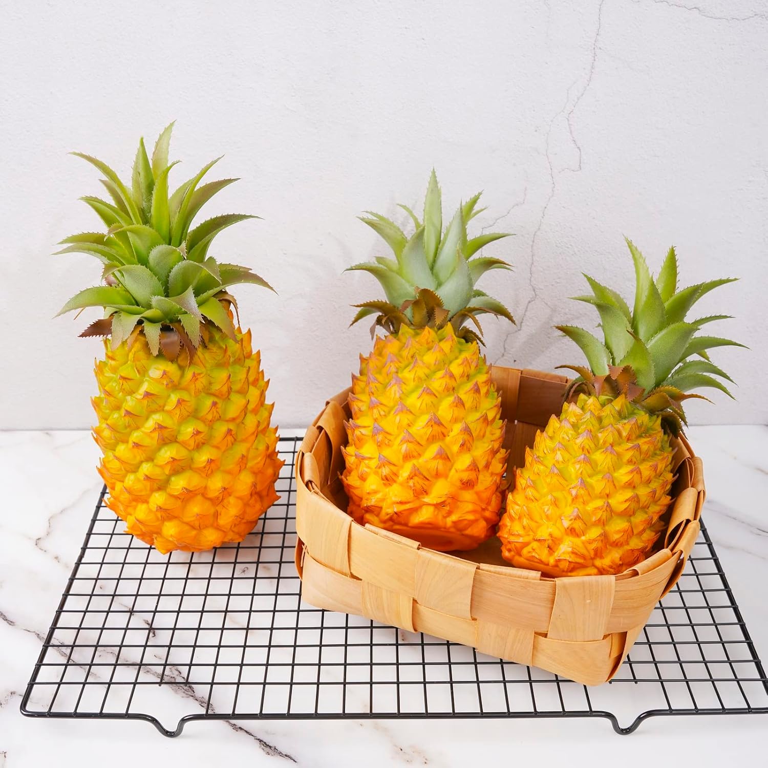 QIRMIZI Artificial Pineapple - Simulated Fruit Decoration