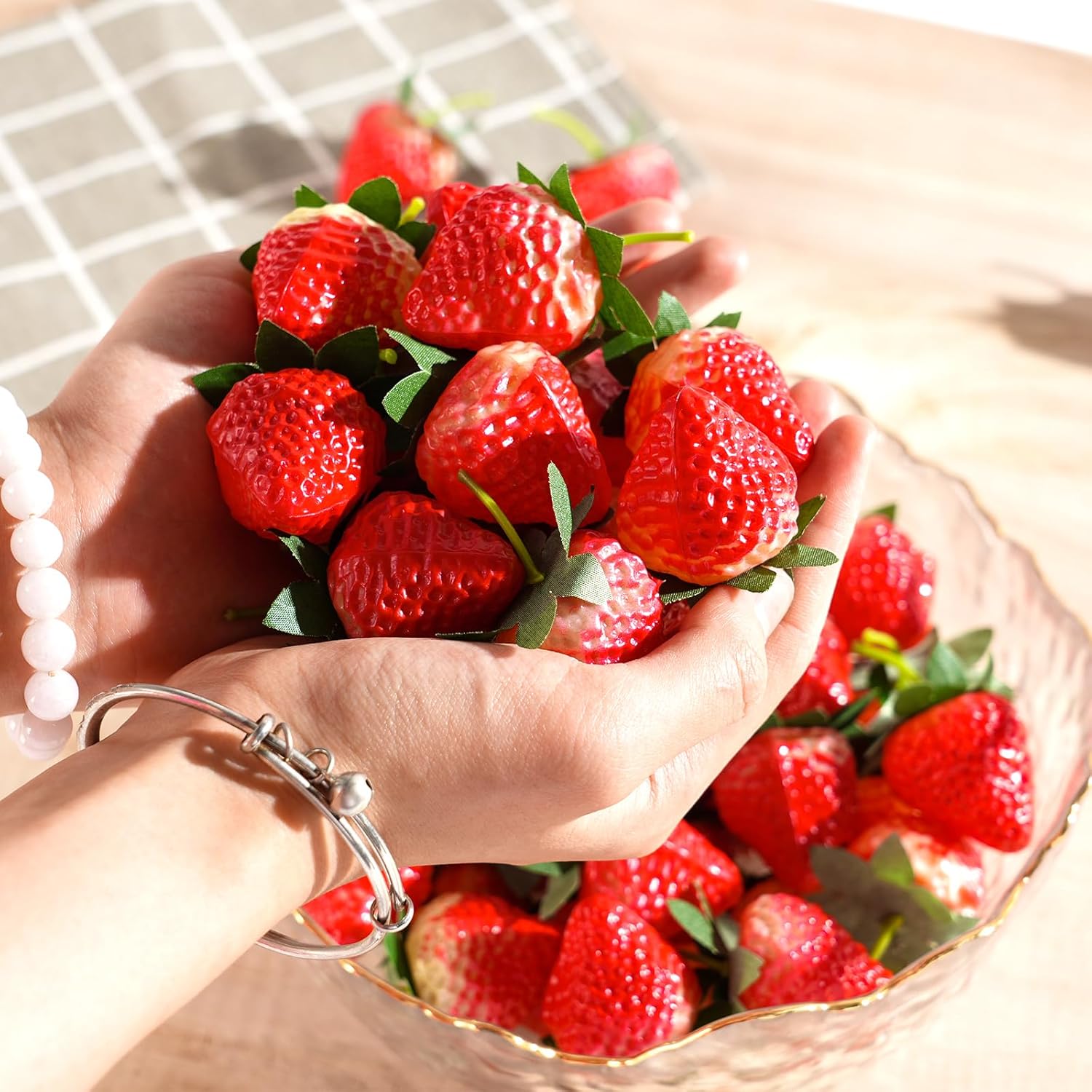 YimeBand Artificial Red Strawberries 50 Pcs