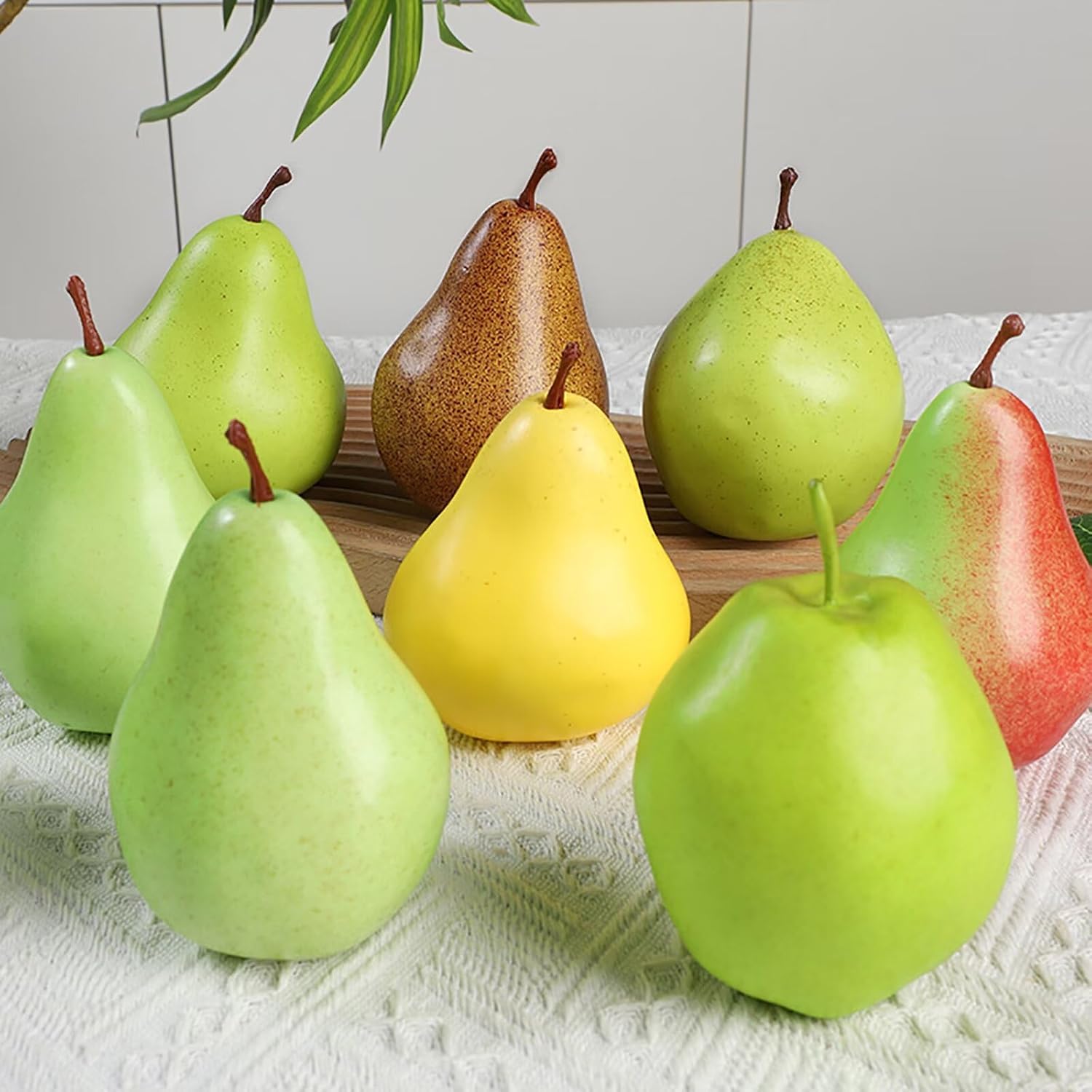 Lovmeety 6Pcs Artificial Brown Pears Decor