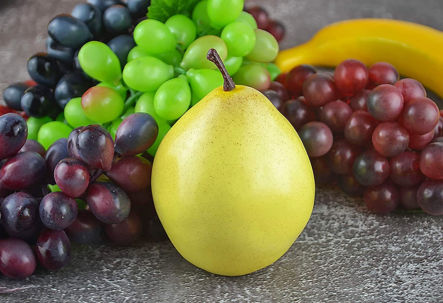 Jedfore 12 Pcs Lifelike Fake Yellow Pears Set