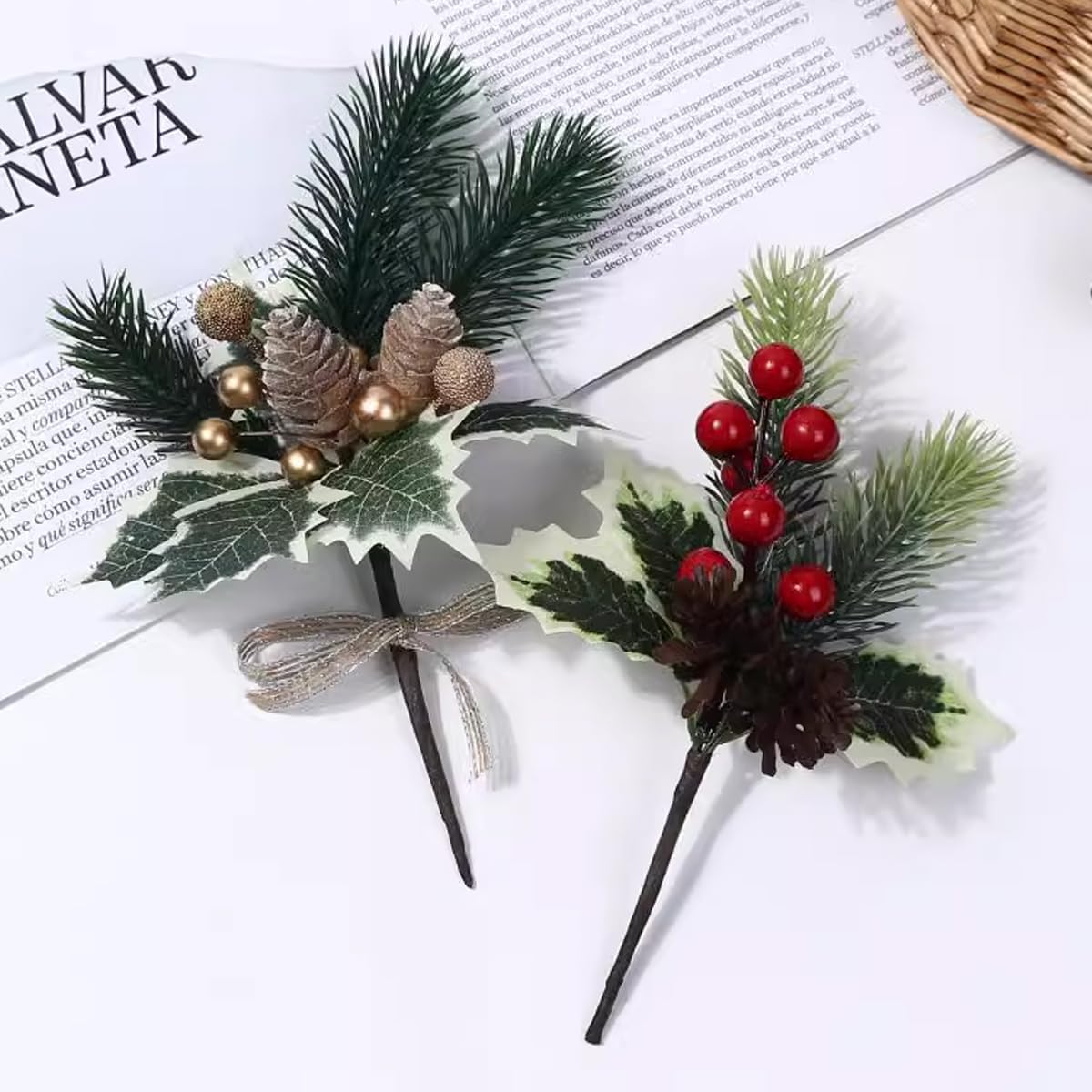 GXXMEI 300PCS Artificial Holly Berries Gold