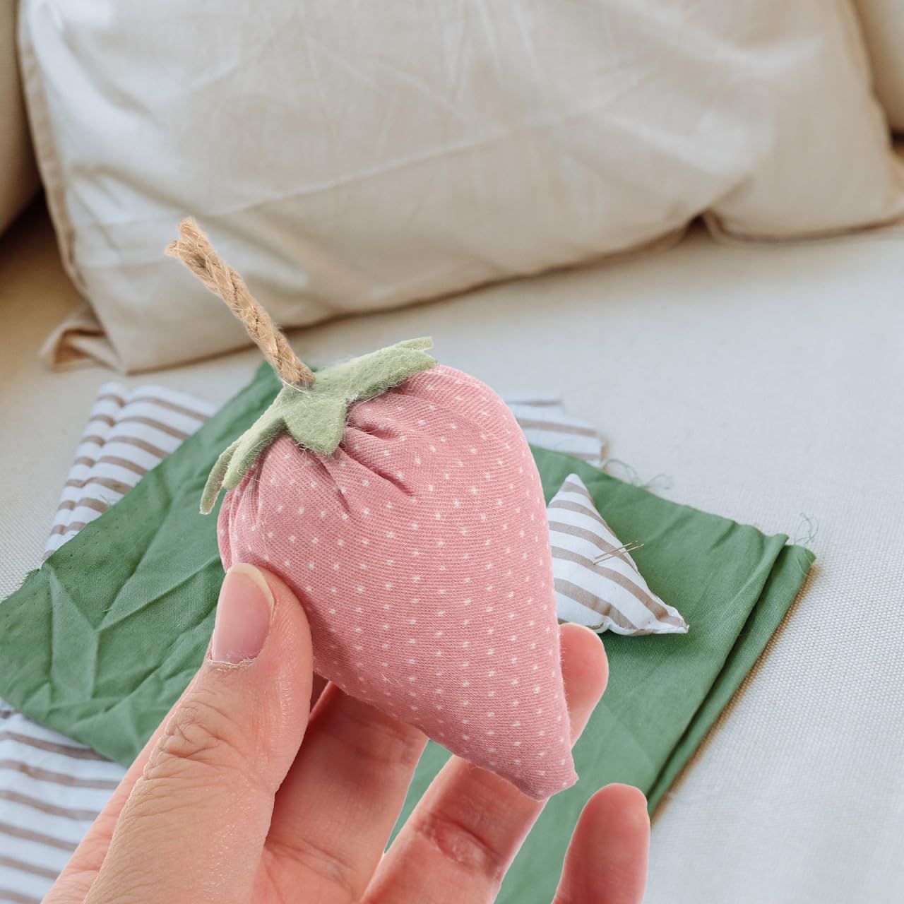 Luxshiny Faux Fabric Strawberries 4Pcs Decor for Farmhouse