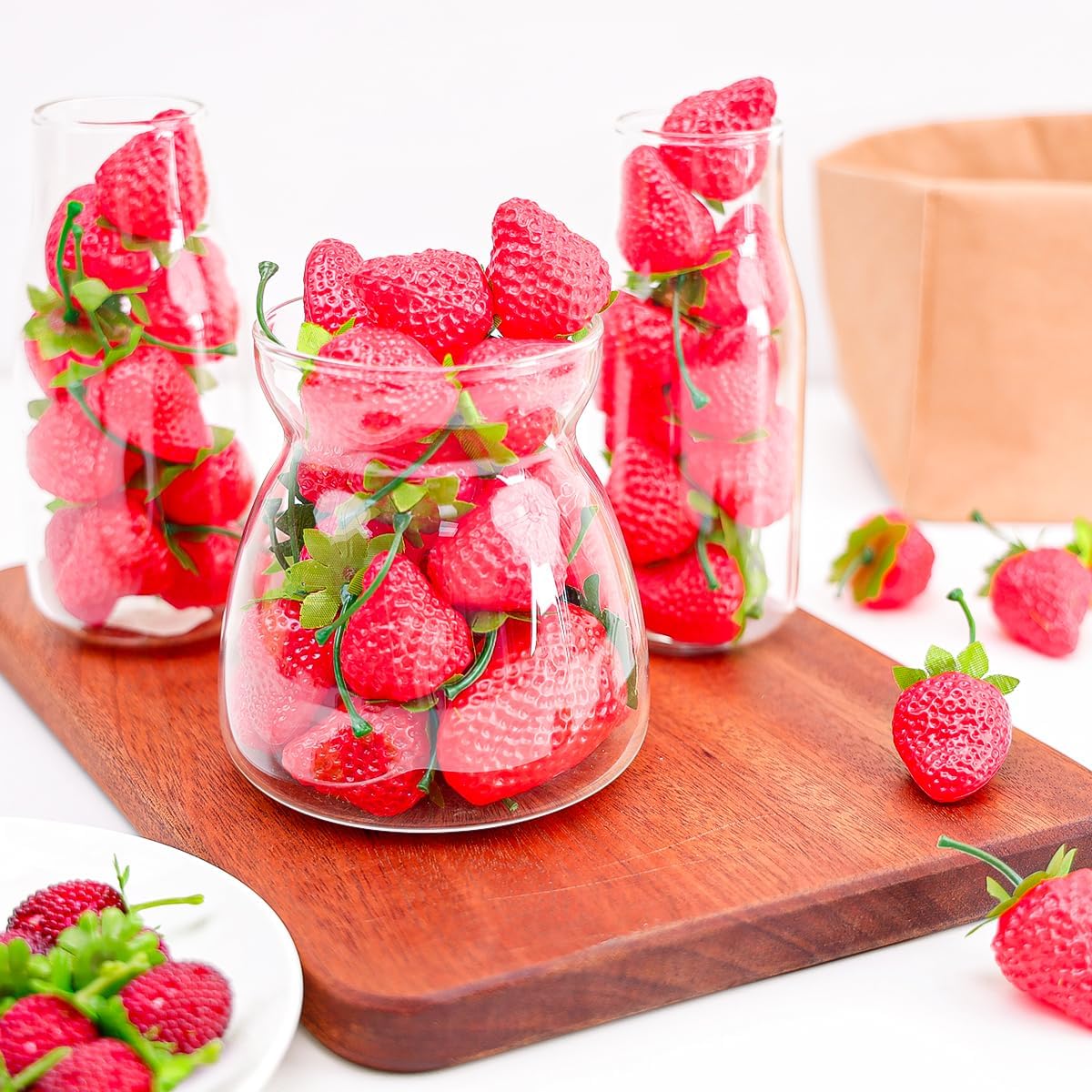 30 PCS Plastic Artificial Strawberries Realistic Decorations