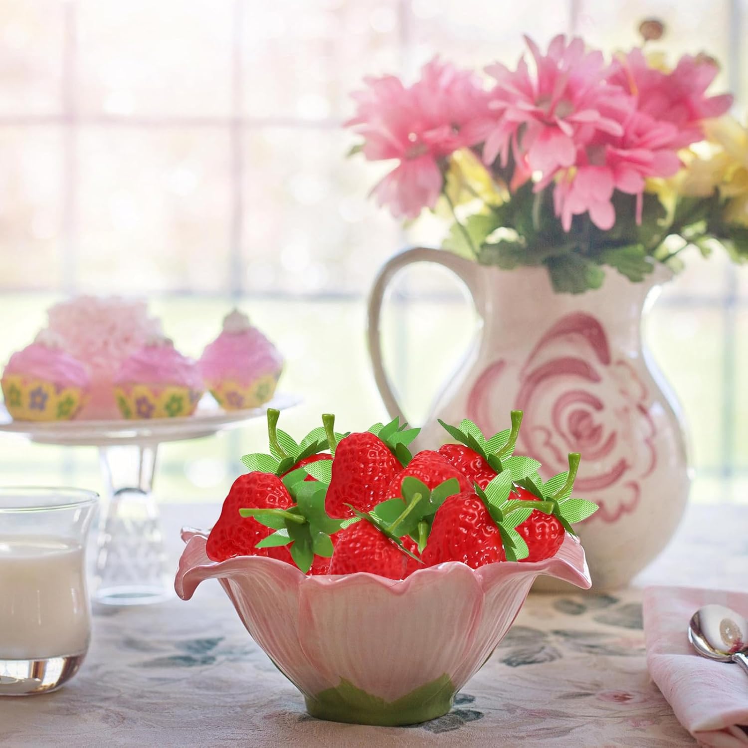 50PCS Lifelike Artificial Strawberries with Green Leaves