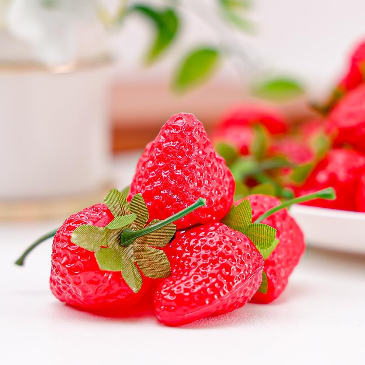 30 PCS Plastic Artificial Strawberries Realistic Decorations