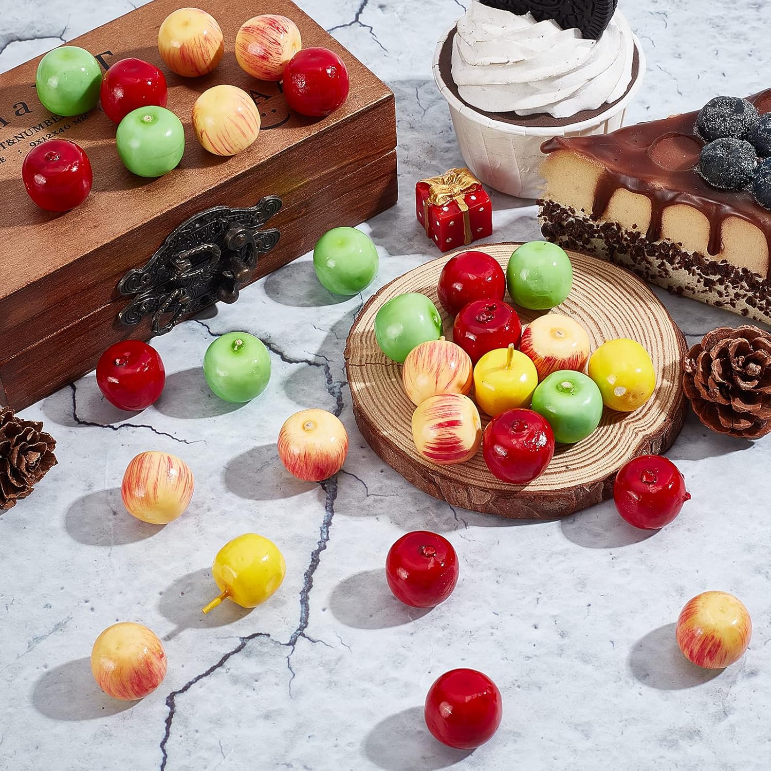CHGCRAFT 60Pcs 4 Styles Foam Mini Apple Artificial Decor