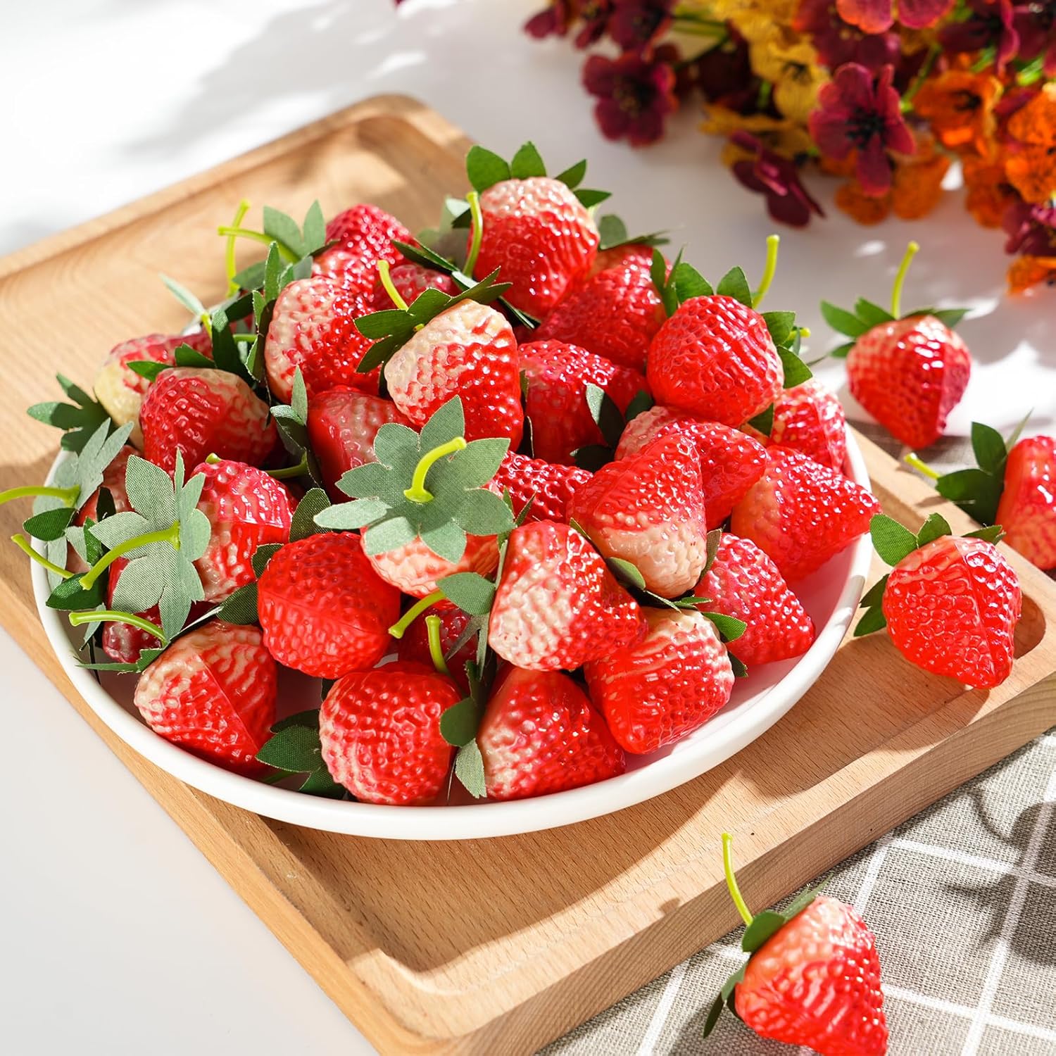 YimeBand Artificial Red Strawberries 50 Pcs