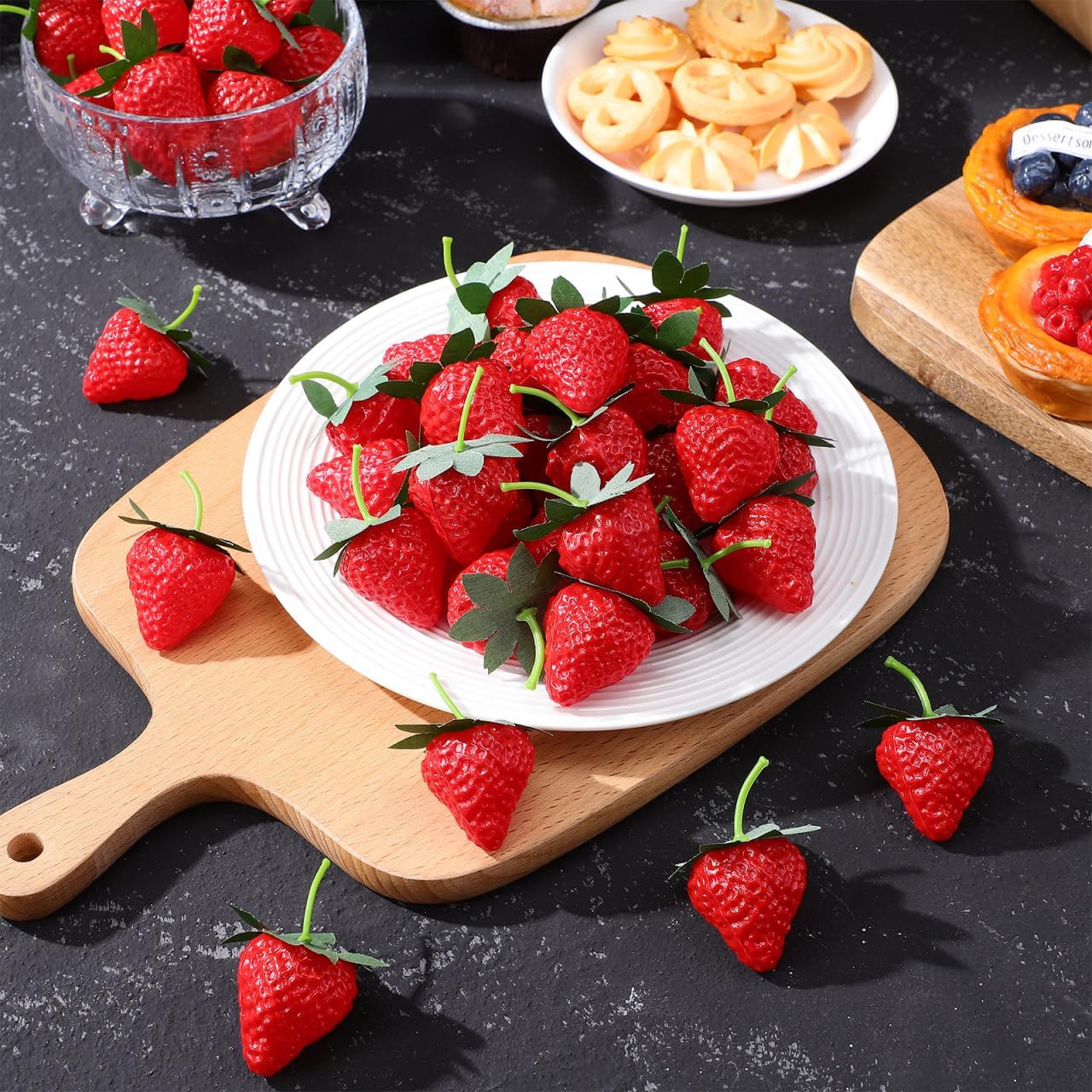 Healifty Realistic Artificial Strawberries 50pcs DIY Decoration