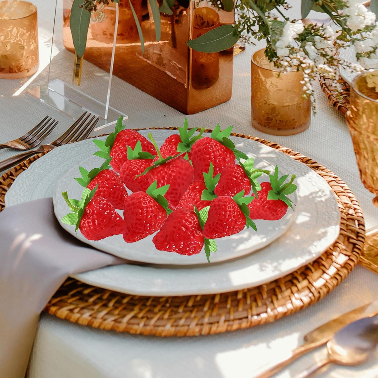 50PCS Lifelike Artificial Strawberries with Green Leaves