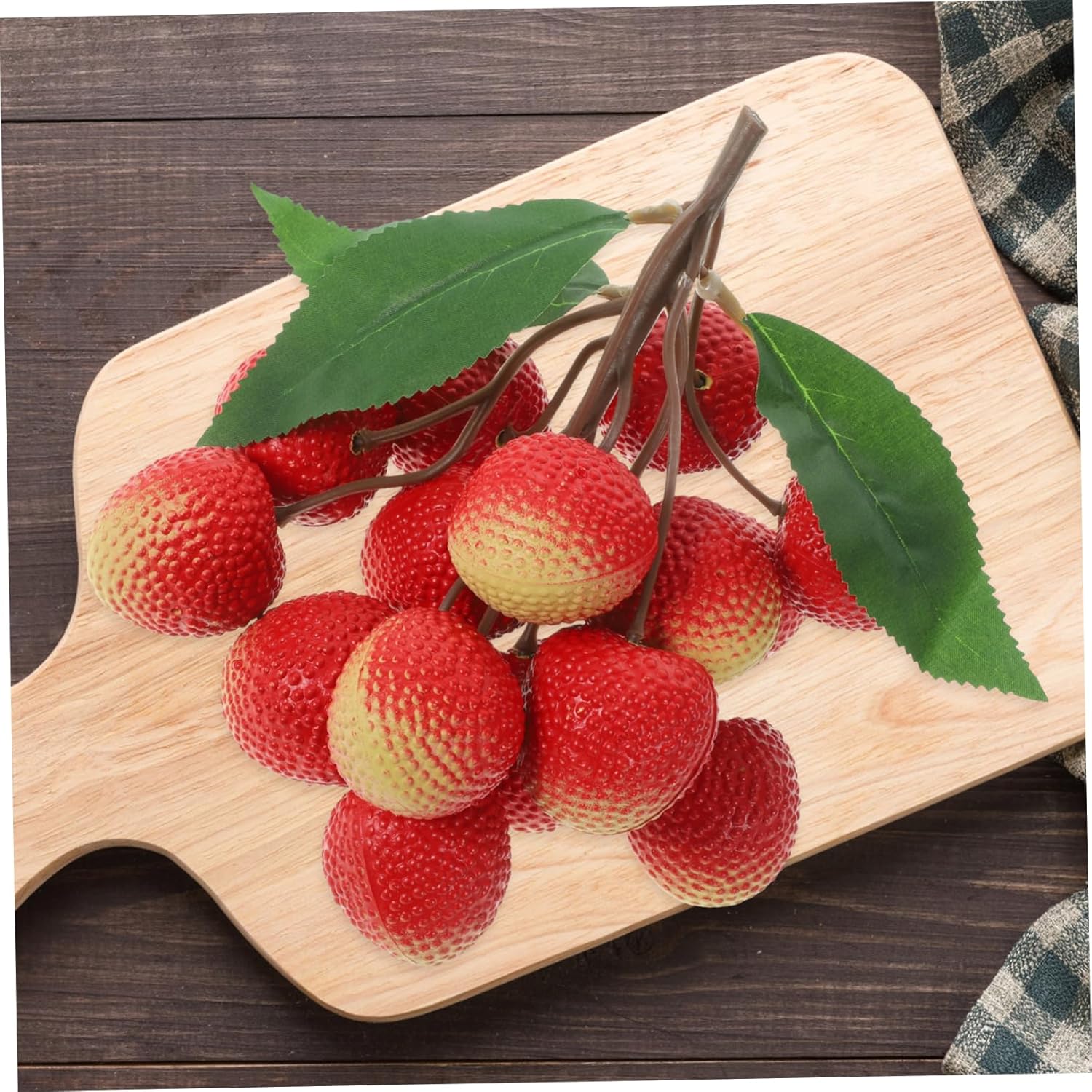 Cabilock 1 Bunch Realistic Artificial Lychee Cluster