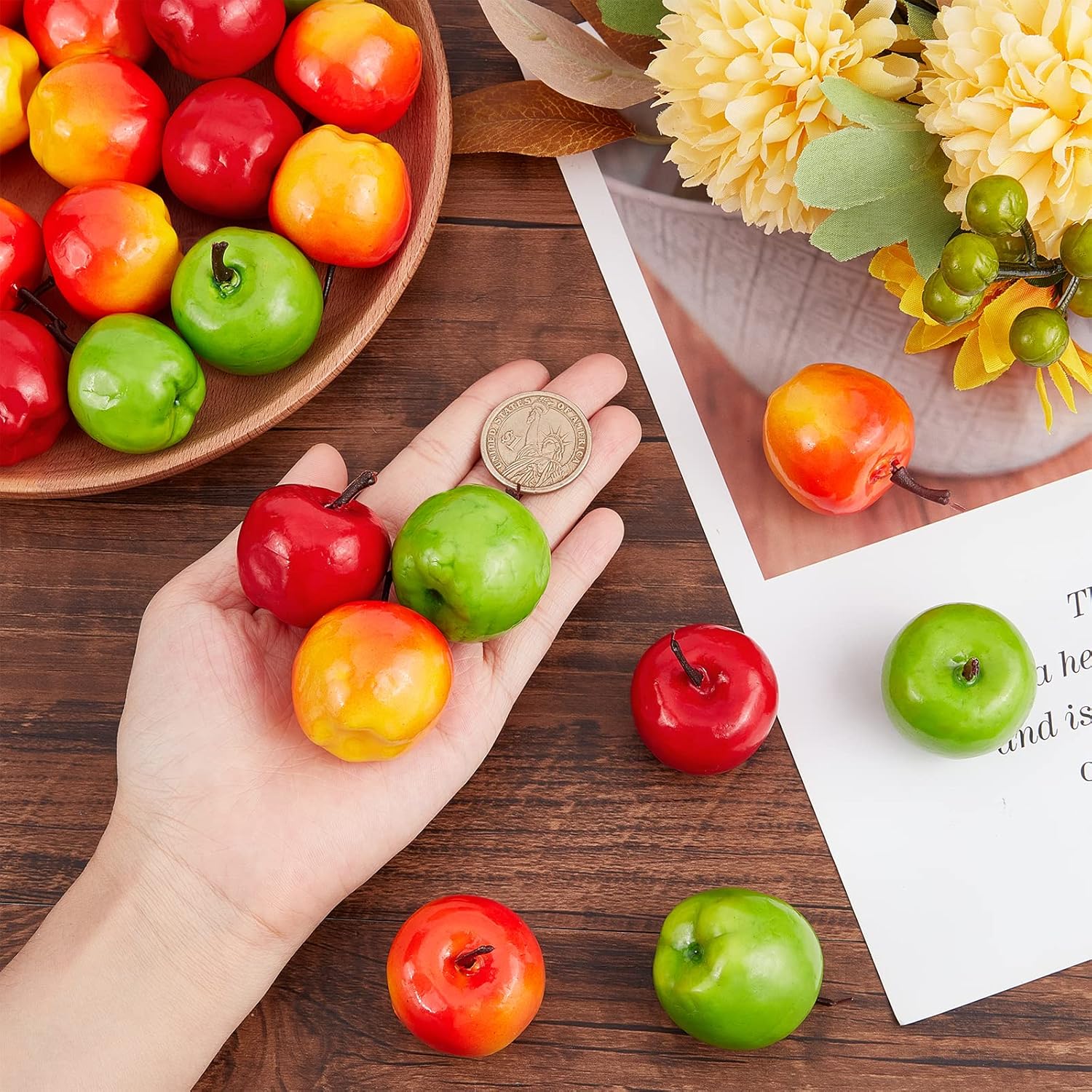 CHGCRAFT 30Pcs Realistic Artificial Apple Decor